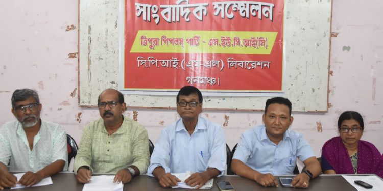 রাইয়াবাড়িতে উচ্ছেদ অভিযান নিয়ে প্রশাসনে বিঁধল বিভিন্ন সংগঠন