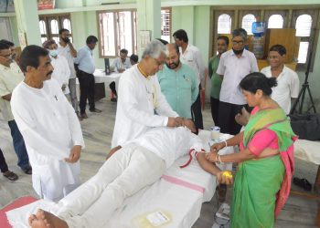 অর্থনৈতিক সংকট এবং রাজনৈতিক প্রতিকূলতা নিয়ে উদ্বেগ প্রকাশ করলেন মানিক সরকার