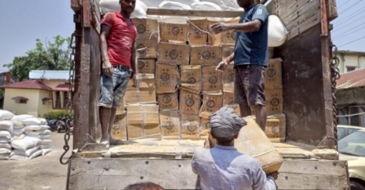 প্রায় দেড় কোটি টাকার অবৈধ নেশা জাতীয় কফ সিরাপ বাজেয়াপ্ত !!