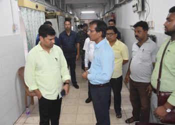 সরকারি বিভিন্ন দপ্তরে কর্মসংস্কৃতি ফিরিয়ে আনতে রাজ্য সরকার বদ্ধপরিকর।