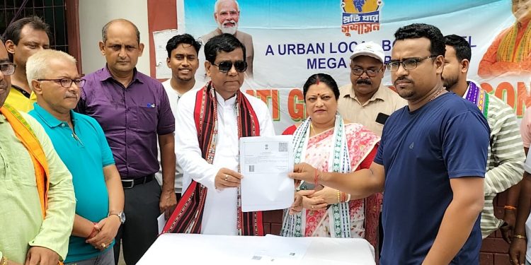 প্রতি ঘর সুশাসন কর্মসূচি বাস্তবায়নের লক্ষ্যে জনগণের হাতে তুলে দেওয়া হল এসসি ও ওবিসি সার্টিফিকেট।