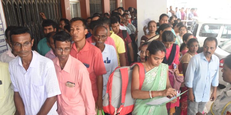 10323 থেকে ৪ জন বিজ্ঞান বিভাগের শিক্ষক হিসেবে ইতিমধ্যে নিযুক্তি পেয়েছেন