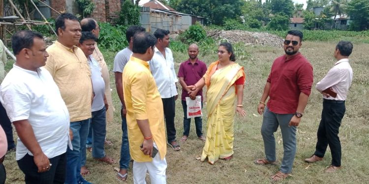 আগরতলা পৌর নিগমের সাউথ জোনের অন্তর্গত সাতটি ওয়ার্ডের উন্নয়নমূলক কাজকর্ম গুলি ঘুরে দেখলেন ডেপুটি মেয়র মনিকা দাস দত্ত।