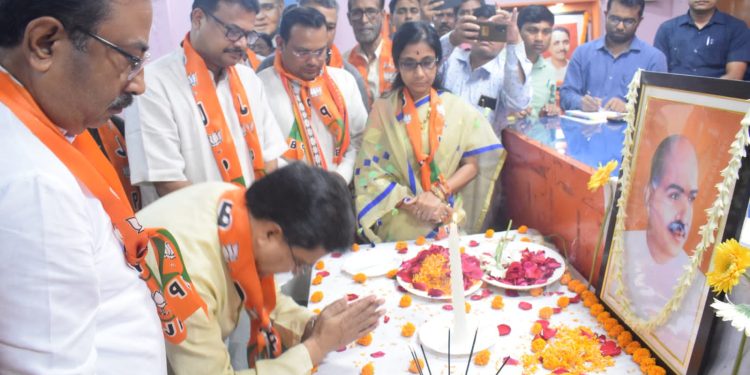 শ্যামাপ্রসাদ মুখার্জির ৭০ তম বলিদান দিবস পালন কৃষ্ণনগর বিজেপি কার্যালয়ে, উপস্থিত মুখ্যমন্ত্রী ডাঃ মানিক সাহা