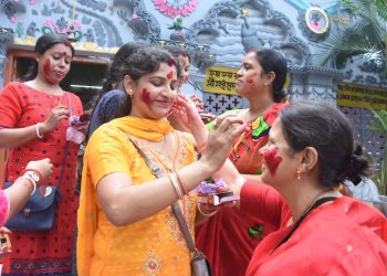 অম্বুবাচী উপলক্ষে আগরতলার লক্ষ্মীনারায়ণ বাড়িতে দেখা গেল ভক্তবৃন্দের উপচে পড়া ভিড়