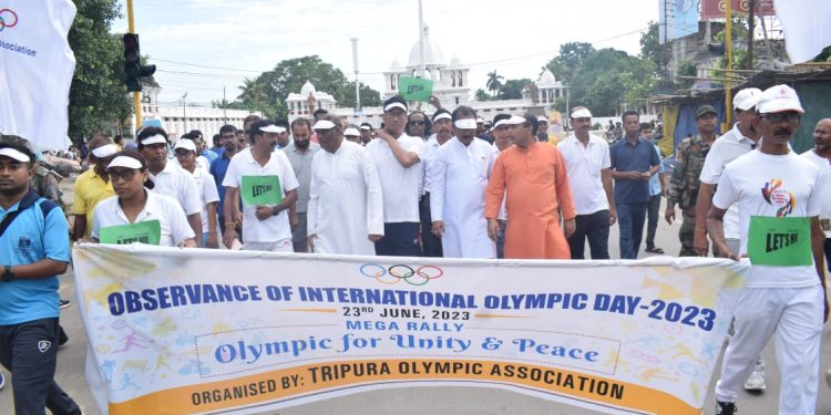 আন্তর্জাতিক অলিম্পিক দিবস উপলক্ষে এিপুরা অলিম্পিক অ্যাসোসিয়েশন এর উদ্যোগে এক রেলীর আয়োজন করা হয়