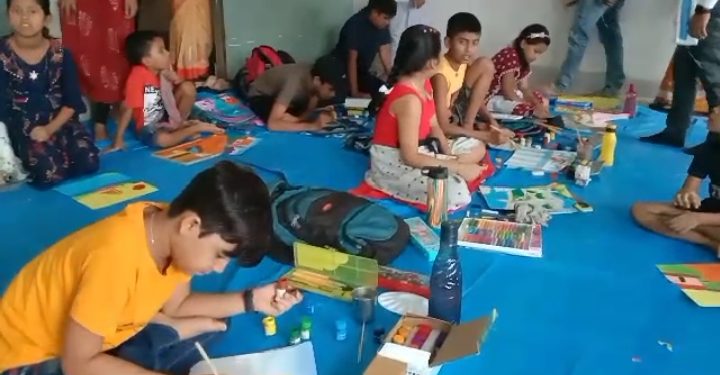 আর্ট প্রতিযোগিতাকে কেন্দ্র করে অভিভাবকদের নিয়ে বৈঠক কাঞ্চনপুর দ্বাদশমান বিদ্যালয়ে উপস্থিত ছিলেন MDC শৈলেন্দ্রনাথ