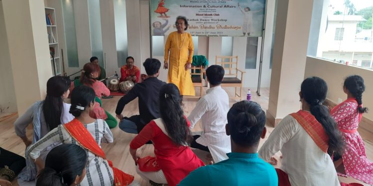 ব্লাড মাউথ ক্লাবের উদ্যোগে শুরু হলো কথক নৃত্য কর্মশালা