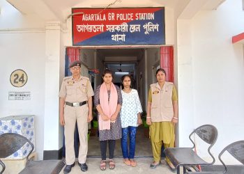 দুই বাংলাদেশি নাগরিক আটক