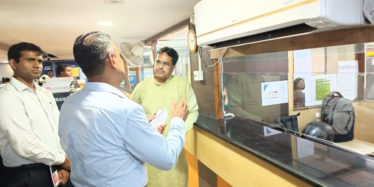 আজ মুখ্যমন্ত্রী প্রফেসর (ডা.) মানিক সাহা গান্ধিগ্রাম প্রাথমিক স্বাস্থ্য কেন্দ্র পরিদর্শন করেন