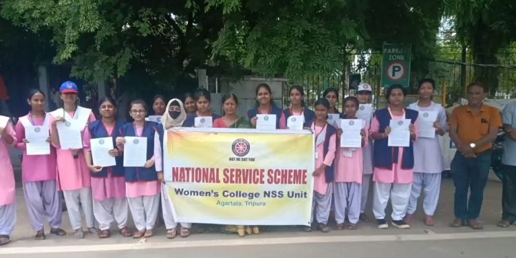 সচেতনতার বার্তা নিয়ে রাজপথে এনএসএস স্বেচ্ছাসেবীরা |