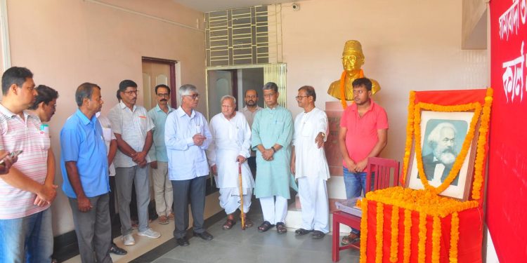 আজ সকাল ১০ টায় পার্টির রাজ্য দফতরে কার্ল মার্কসের ২০৮ তম জন্মদিন