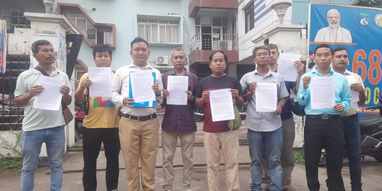 সংখ্যা লঘু ভাষা দপ্তরের আধিকার্তা অফিসে ত্রিপুরা মনিপুরী ছাত্র যুব সমন্বয় কমিটির ডেপুটেশন।