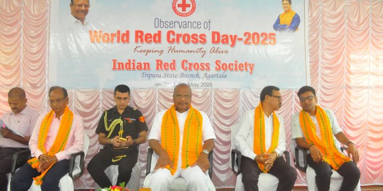 মাননীয় রাজ্যপাল শ্রী ইন্দ্র সেনা রেড্ডি নাল্লু আগরতলার রেড ক্রস সোসাইটি ত্রিপুরা রাজ্য শাখায় বিশ্ব রেড ক্রস দিবস উদযাপন অনুষ্ঠানে