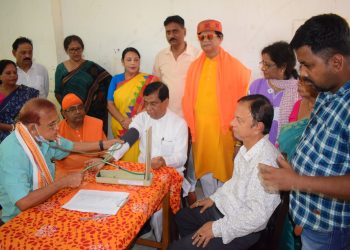 শনিবার জয়পুর উচ্চ বুনিয়াদি বিদ্যালয়ে ধলেশ্বর রামকৃষ্ণ মিশনের উদ্যোগে এক স্বাস্থ্য শিবিরের আয়োজন করা