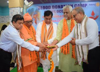 রোটারি ক্লাব আগরতলা সিটি পক্ষ থেকে রক্তদান শিবির 27 তম প্রতিষ্ঠা দিবসকে সামনে রেখে আগরতলার মন্ত্রীবাড়ি রোড টেরেজা ডায়াগনস্টিক সেন্টারে।