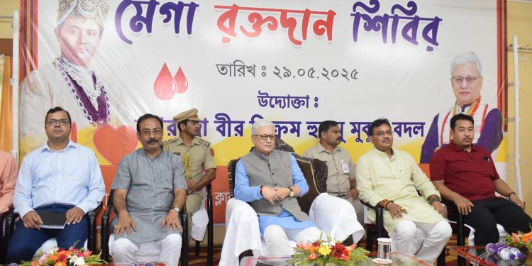 মহারাজা বির বিক্রম ওয়েলফেয়ার সোসাইটির উদ্যোগে আগরতলা প্রেসক্লাবে এক রক্তদান শিবির আয়োজন করেন