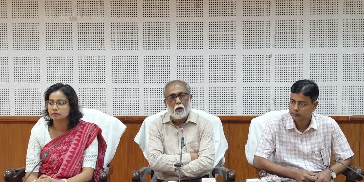 টেট ওয়ান টেট টু পরীক্ষার্থী দের বিভিন্ন প্রশ্নপত্র অভিযোগগুলো বিষয়ে সাংবাদিক সম্মেলন করে টিআরবিটি কর্তৃপক্ষ পক্ষ থেকে বিস্তারিত তুলে ধরেন সংবাদ মাধ্যমের সামনে সচিবালয়