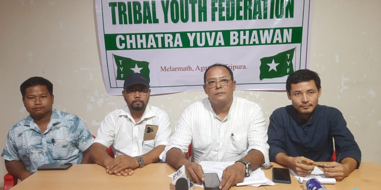 TTADC বিভিন্ন বিষয় নিয়ে সাংবাদিক সম্মেলন করে TYF. চার দফা দাবি নিয়ে এডিসি প্রশাসনের কাছে ডেপুটেশন প্রধান করা হয় ।।।  এডিসির বিভিন্ন সমস্যা সাংবাদিক সম্মেলনে তুলে ধরা হয়।।