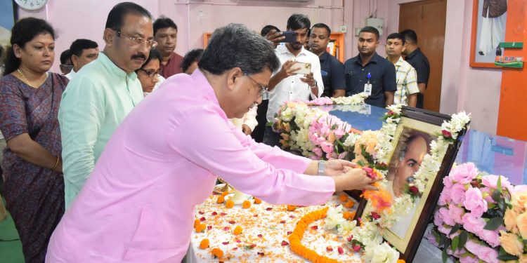 শ্যামাপ্রসাদ মুখার্জির বলিদান দিবস পালন করা হয় ত্রিপুরা প্রদেশ বিজেপি কার্যালয় উপস্থিত ছিলেন মুখ্যমন্ত্রী ডক্টর মানিক সাহা বিজেপি রাজ্য সভাপতি