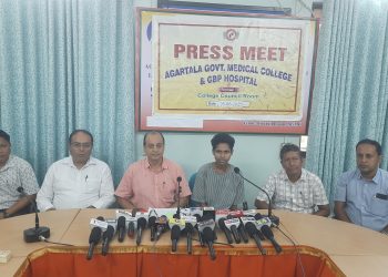 সফলভাবে রোগীর খাদ্যনালীতে বৃহদন্ত্র প্রতিস্থাপন করলেন জিবিপি হাসপাতালের চিকিৎসকরা..  রোগীর পরিবারের তথ্য অনুযায়ী সিপাহীজলার কৈয়াঢেপা মধুপুরের বাসিন্দা