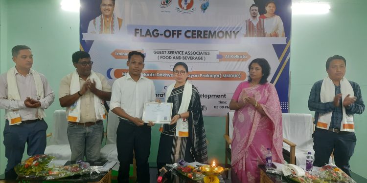 আজ শিল্প ও বাণিজ্য মন্ত্রী শান্তনা চাকমা আগরতলার ইন্দ্রনগরে অবস্থিত মহিলা আইটিআই-এর কনফারেন্স হলে মুখ্যমন্ত্রী দক্ষতা উন্নয়ন প্রকল্পের আওতায় দ্বিতীয় ব্যাচের