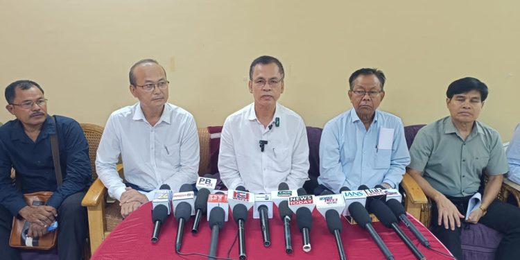 তিপ্রা মথা দলের বিধায়ক রঞ্জিত দেববর্মা আগামী দিনে তাদের দল সরকার পক্ষে থাকবেনা বলে হুঁশিয়ার দিলেন বিজেপি  সরকারকে ।।। মহারাজা প্রদ্যোত  কিশোর দেববর্মন এর  ইচ্ছাতেই সরকার থেকে সমর্থনে উঠিয়ে নেবে  তিপ্রা  মথা