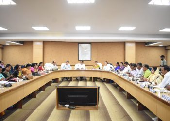 মাননীয় মেয়র দীপক মজুমদার পুরোহিতে পুরনিগম এলাকার জলের সুবিধা ও অসুবিধা নিয়ে সকল কাউন্সিলেরদের নিয়ে এক বৈঠকে মিলিত হয় পুরনিগম কনফারেন্স হলে  , উপস্থিত ছিলেন সকল কাউন্সিলর সহ মেয়র উদ্দীপক মজুমদার