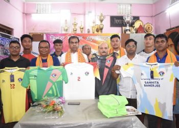 শুরু হয়েছে মাঠের মহারণ! ১১ই জুলাই থেকে শুরু হলো রাখাল মেমোরিয়াল নক আউট ফুটবল প্রতিযোগিতা—ত্রিপুরা ফুটবল অ্যাসোসিয়েশনের উদ্যোগে জমে উঠেছে খেলার উত্তেজনা।