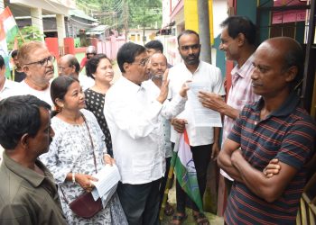 বনমালীপুর ২৫ নম্বর ওয়ার্ডে বাড়ি বাড়ি প্রচারে গোপাল!