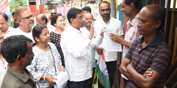 বনমালীপুর ২৫ নম্বর ওয়ার্ডে বাড়ি বাড়ি প্রচারে গোপাল!