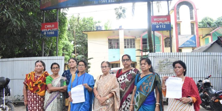 “চন্দ্রপুর এলাকায় স্বজনের হাতে ভয়ঙ্কর হামলার শিকার এক মহিলা—গুরুতর আহত অবস্থায় চিকিৎসাধীন জিবি হাসপাতালে।