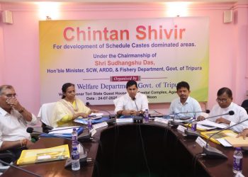 “তফসিলি জাতি অধ্যুষিত এলাকার সার্বিক উন্নয়নের লক্ষ্যে ‘চিন্তন শিবির’-এর আয়োজন। উন্নয়নের রূপরেখা নির্ধারণে অংশ নিলেন সংশ্লিষ্ট দপ্তরের আধিকারিক ও বিশেষজ্ঞরা।”