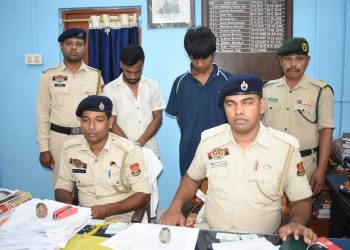 গোপন তথ্যের ভিত্তিতে গাজা ও নেশা সামগ্রীসহ কুখ্যাত কারবারি রঞ্জন রায়কে আটক করল এনসিসি থানার পুলিশ, কুমারী টিলা থেকে চুরি যাওয়া নির্মাণ সামগ্রীসহ ধৃত আরও দুই চোর।