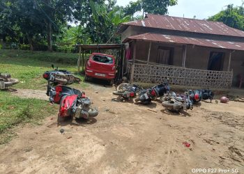 আশারাম বাড়িতে প্রধানমন্ত্রী নরেন্দ্র মোদির ‘মন কি বাত’ অনুষ্ঠানে হামলা চালাল তিপ্রা মথার কর্মীরা, আহত বিজেপি নেতাকর্মী, ভাঙচুর বিজেপি নেতাদের গাড়িতে।