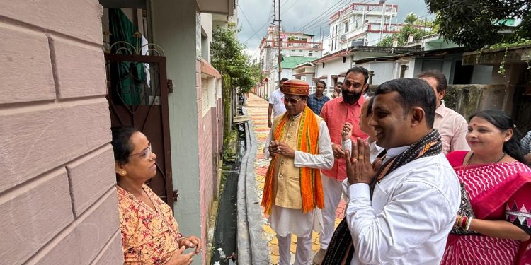 নরেন্দ্র মোদীর ১১ বছরব্যাপী প্রধানমন্ত্রিত্বের সাফল্য তুলে ধরতে ঘরে ঘরে প্রচারে নেমেছে বিজেপি — উন্নয়নের বার্তা পৌঁছাচ্ছে সাধারণ মানুষের দুয়ারে।