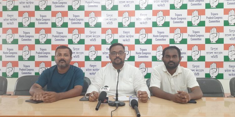 বেকারত্ব, নেশা, নারী নির্যাতন ও আইনশৃঙ্খলার অবনতির অভিযোগ তুলে সাংবাদিক সম্মেলনে শাসক বিজেপি সরকারকে তীব্র আক্রমণ যুব কংগ্রেসের।