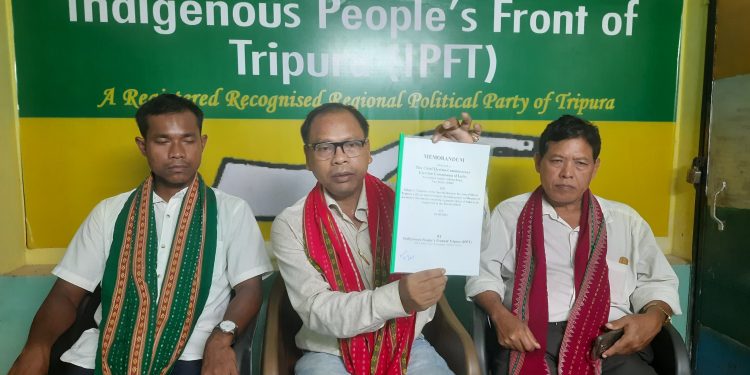 সাংবাদিক সম্মেলনে তিনটি গুরুত্বপূর্ণ বিষয় তুলে ধরেন IPFT সাধারণ সম্পাদক সপন দেববর্মা।