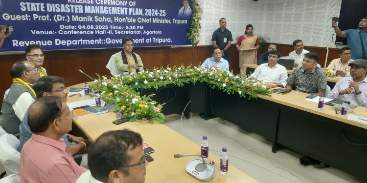 ত্রিপুরা রাজ্যের দুর্যোগ ব্যবস্থাপনা পরিকল্পনা ২০২৪-২৫ এর প্রকাশ অনুষ্ঠান। মাননীয় মুখ্যমন্ত্রী প্রফেসর (ডঃ) মানিক সাহা প্রধান অতিথি হিসেবে উপস্থিত ছিলেন।