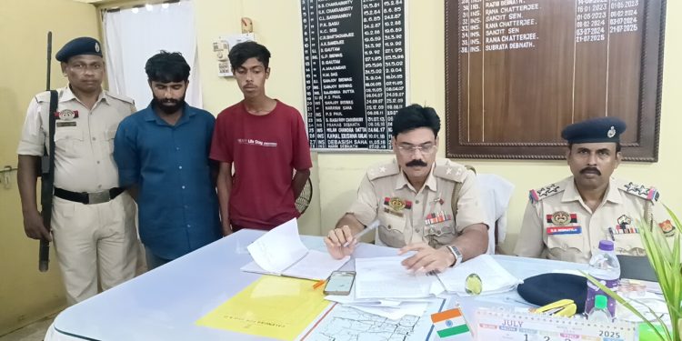 গোপন খবর ভিত্তিতে এক অভিযোগ মূলে গত পরশুদিন প্রান্তিক ক্লাব সংলগ্ন তমাল সাহা বাড়ি থেকে নির্মাণ সামগ্রী চুরি