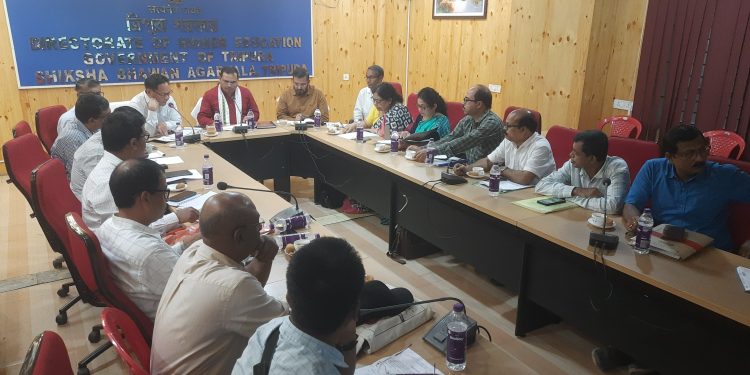 উচ্চ  শিক্ষা ভবনে শিক্ষা মন্ত্রী কিশোর বর্মন রিভিউ মিটিং