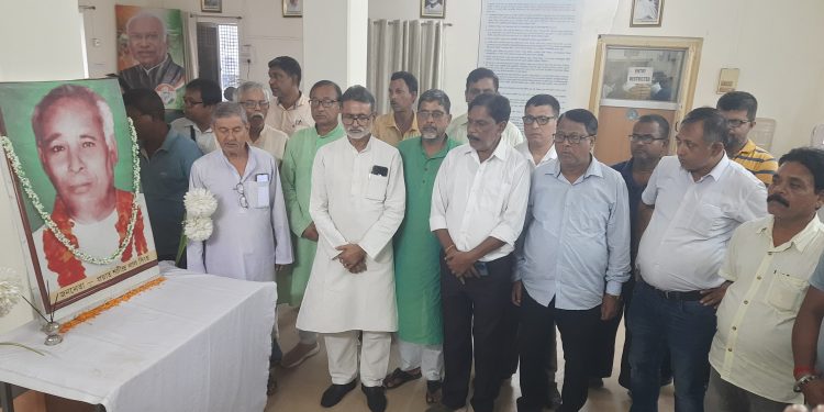 প্রয়াত মুখ্যমন্ত্রী শচীন্দ্র লাল সিং-এর জন্মবার্ষিকীতে কংগ্রেস ভবনে শ্রদ্ধা জানাল ত্রিপুরা প্রদেশ কংগ্রেস নেতৃত্ব।