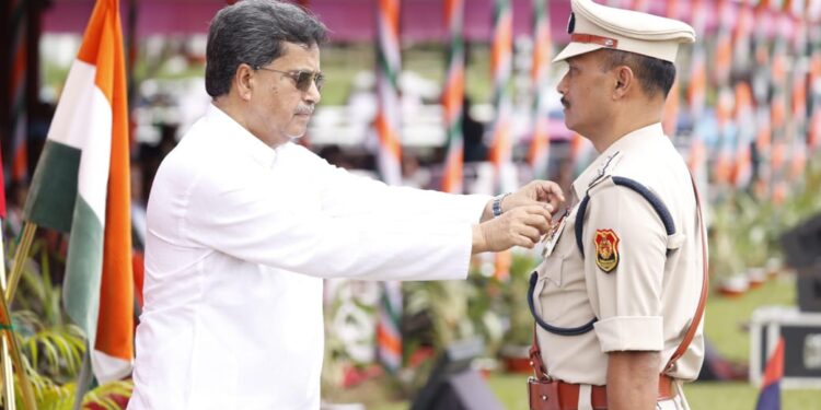 রাষ্ট্রপতি পুলিশ পদক ও স্বরাষ্ট্রমন্ত্রীর পুলিশ পদক প্রাপ্তদের সংবর্ধনা 