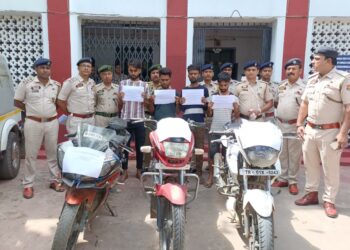 পশ্চিম আগরতলা থানার পুলিশের অভিযানে চোরচক্রের হাতে থাকা তিনটি মোটরবাইক ও স্বর্ণালঙ্কার উদ্ধার