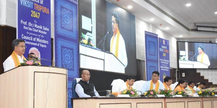 ‘ভিকসিত ত্রিপুরা ২০৪৭’ কর্মসূচি আনুষ্ঠানিকভাবে উদ্বোধন করলেন মুখ্যমন্ত্রী প্রফেসর (ড.) মানিক সাহা, উপস্থিত মন্ত্রিসভার সদস্যরা