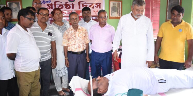 মহান ক্লাবের উদ্যোগে স্বেচ্ছায় রক্তদান কর্মসূচি অনুষ্ঠিত হলো