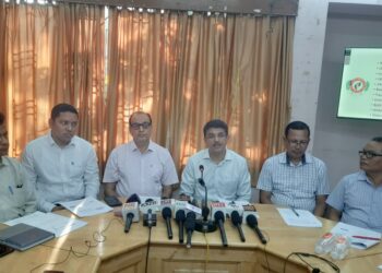 আগরতলা প্রেস ক্লাবে স্বাস্থ্য দপ্তরের সচিব ও কর্মকর্তাদের সাংবাদিক সম্মেলন আয়োজন 