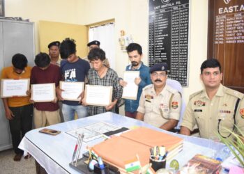 চুরির ঘটনায় যুক্ত ৫ দুষ্কৃতীকে গ্রেপ্তার, পুলিশের হাতে উদ্ধার চুরি হওয়া সামগ্রী