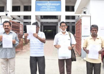 পূজা বোনাসসহ নানা দাবিতে শ্রম কমিশনারের দফতরে প্রাইভেট সিকিউরিটি গার্ড ও সাফাই কর্মীদের ডেপুটেশন