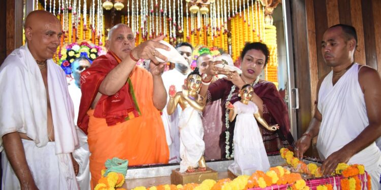 আগরতলার ইসকন মন্দিরে ভক্তিভরে পালিত হলো রাধাষ্টমী, শ্রীরাধার আরাধনায় মগ্ন ভক্তরা